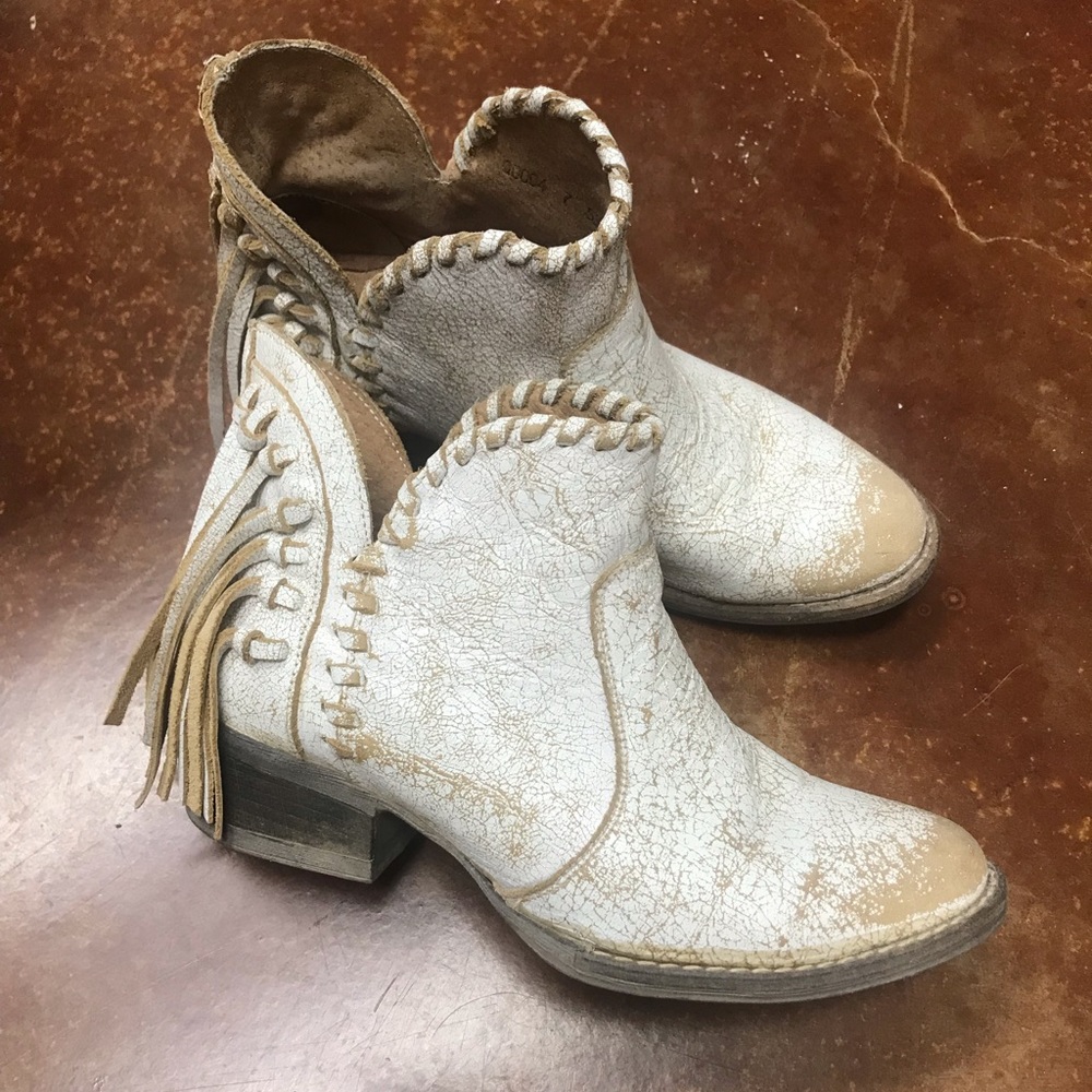 Circle G booties